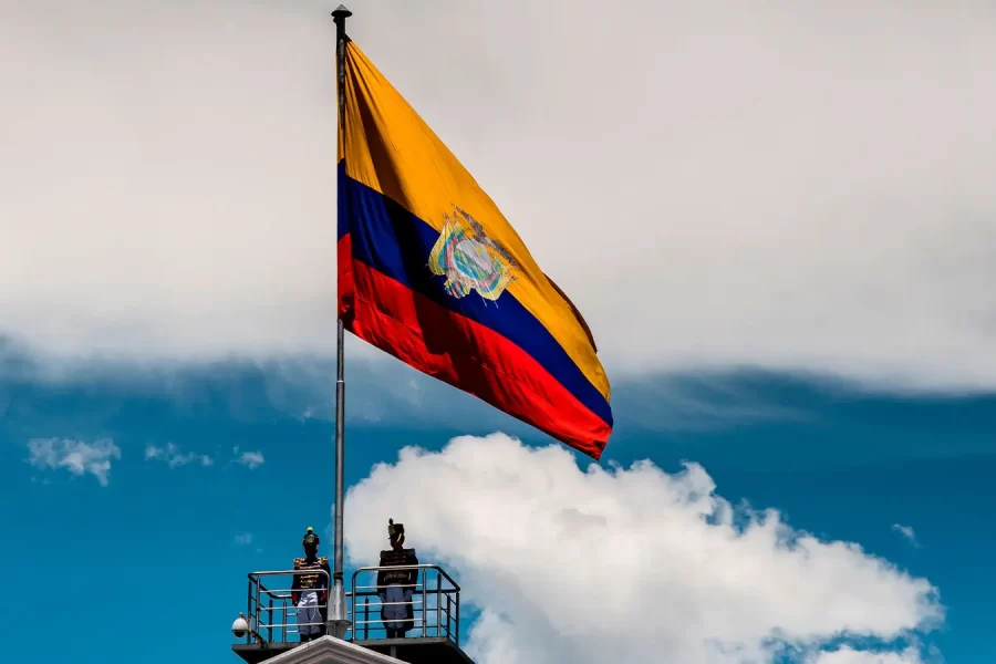 “El poder político en el Ecuador”