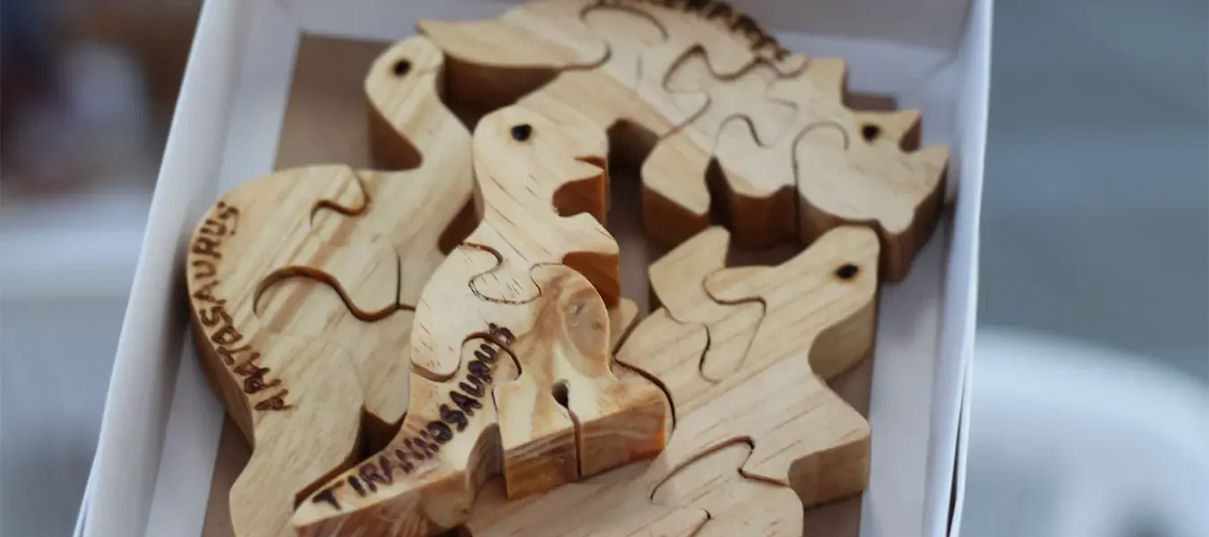 El arte de crear rompecabezas en madera  